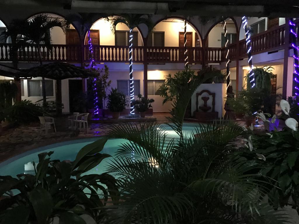 Hotel Buena Vista Copán エクステリア 写真